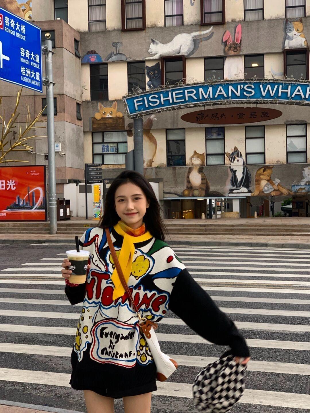 卡通 秋冬想要穿得俏皮又可爱?一定不能错过这件卡通针织衫!