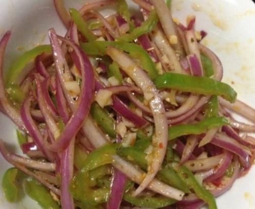 洋葱新吃法来袭,分分钟搞定一盘菜,开胃爽口,怎么吃也吃不够