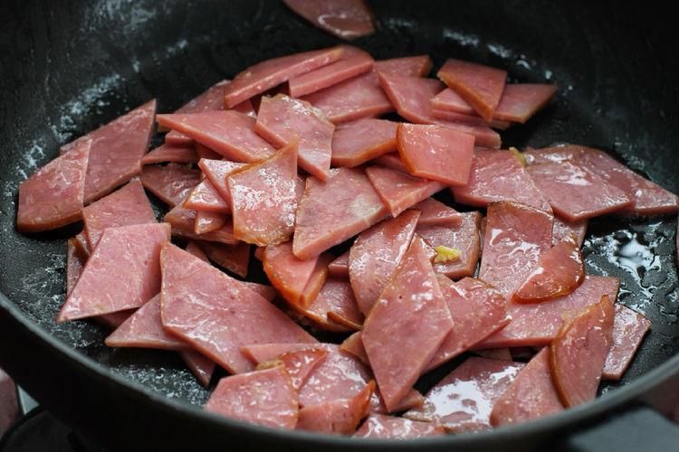 美味|鸡蛋和它一起炒， 颜色好看又美味，主要是做法很简单，值得一试