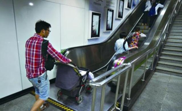 爹妈界|爹妈界的“一股泥石流”,只顾比赛没管儿子,网友:坑娃第一名