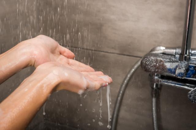 准妈妈|孕期洗澡时,3个部位准妈妈不要随意触碰,容易伤到胎儿