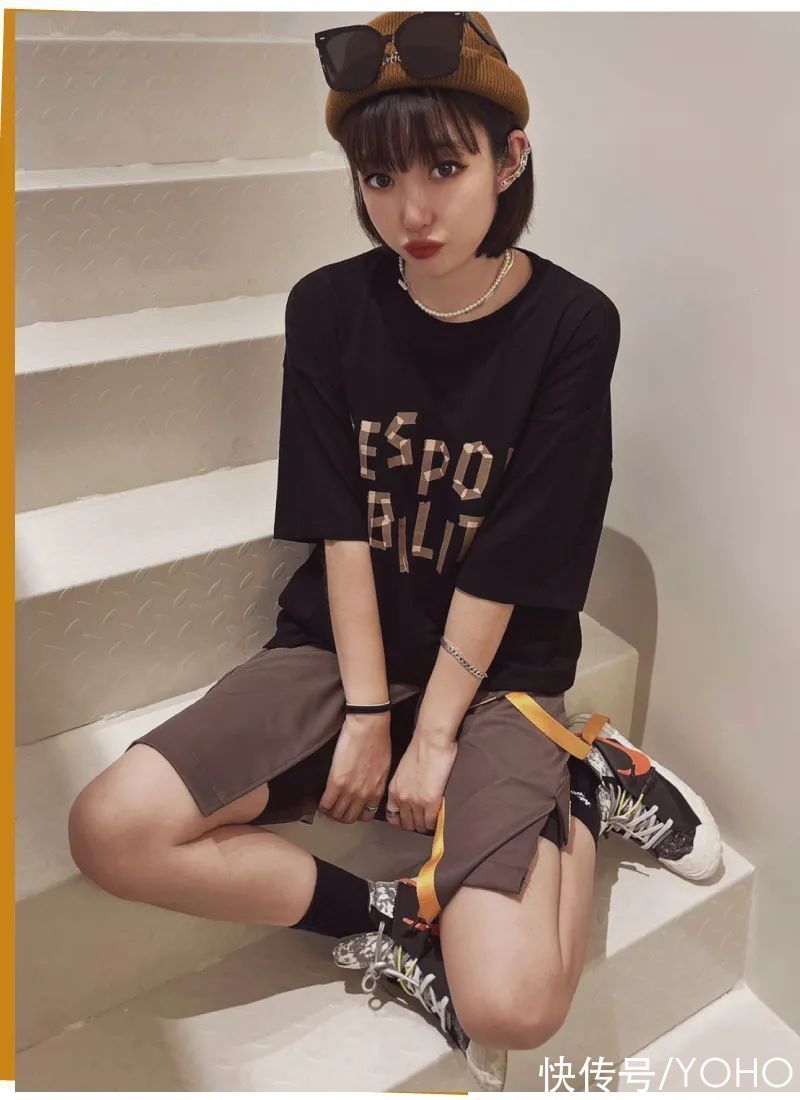 秋冬 抹胸、吊带、丝袜等于流量密码?这位球鞋女孩打破常规展示不一样的秋冬穿搭