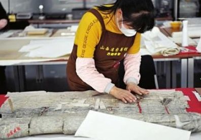 全科医生#走进省图，看“全科医生”如何让古籍重生