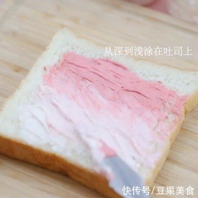 奶酪|ins风油画爱心早餐吐司，心中有爱，每天都是七夕