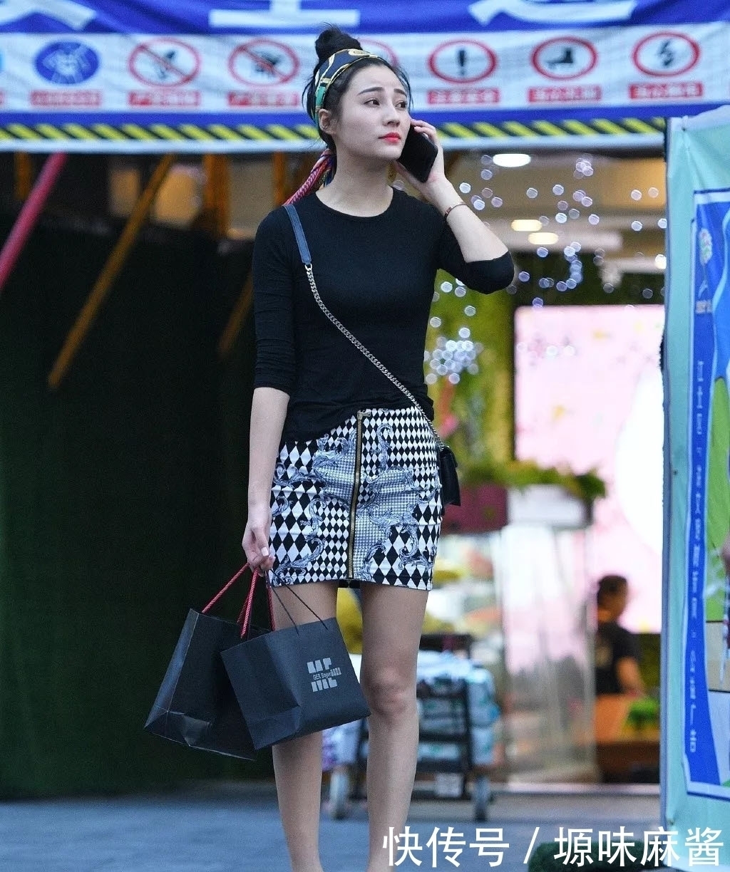 搭配|初秋时节天气转凉,一身半袖针织衫+半身裙搭配,优雅大方显气质