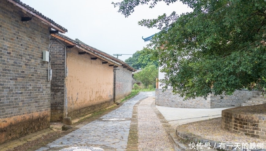 广西这座300年的古村，靠簸箕粉征服了城里人