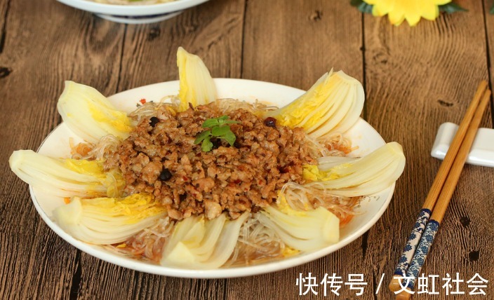一道菜|在夏季受欢迎的一道菜,肉末粉丝蒸娃娃菜,少油少盐更健康