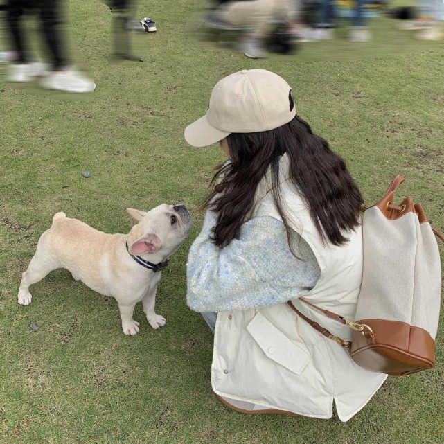 穿搭|开始降温了,毛衣马甲搭配高领打底衫和半身裙,保暖又好看!