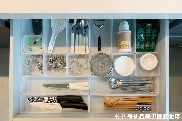 厨房|看了她家的厨房收纳场景，我甘拜下风！学会了你也是收纳“王者”！