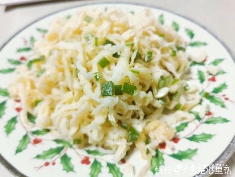 白萝卜别总做咸菜了，教你1个新吃法，上锅蒸一蒸，清香爽口绵软