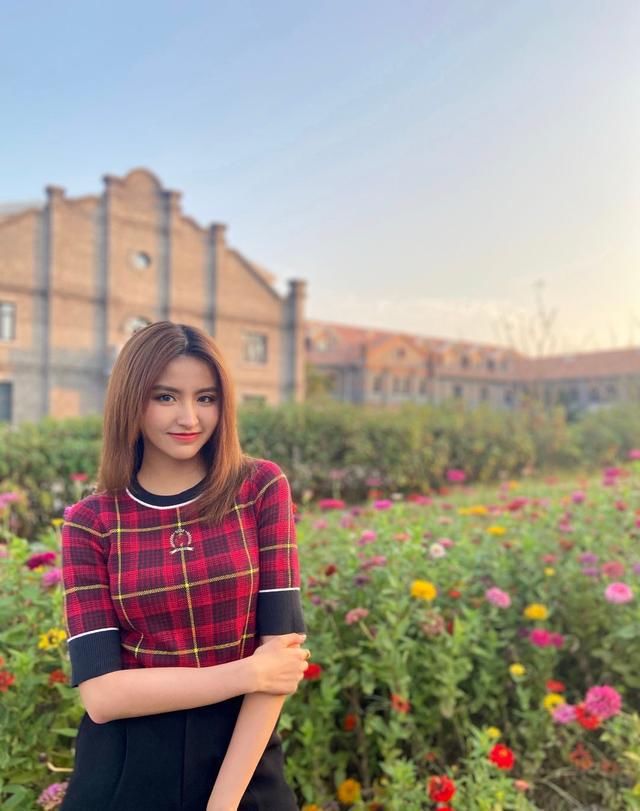  随声附和|金子涵做综艺像“透明人”，一集聊天不超10句话，全程随声附和