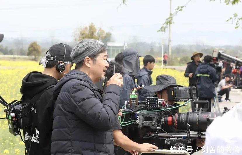 冯小刚 张国立吐槽夜班累,被观众骂矫情,多年前曾签对赌协议后卖惨