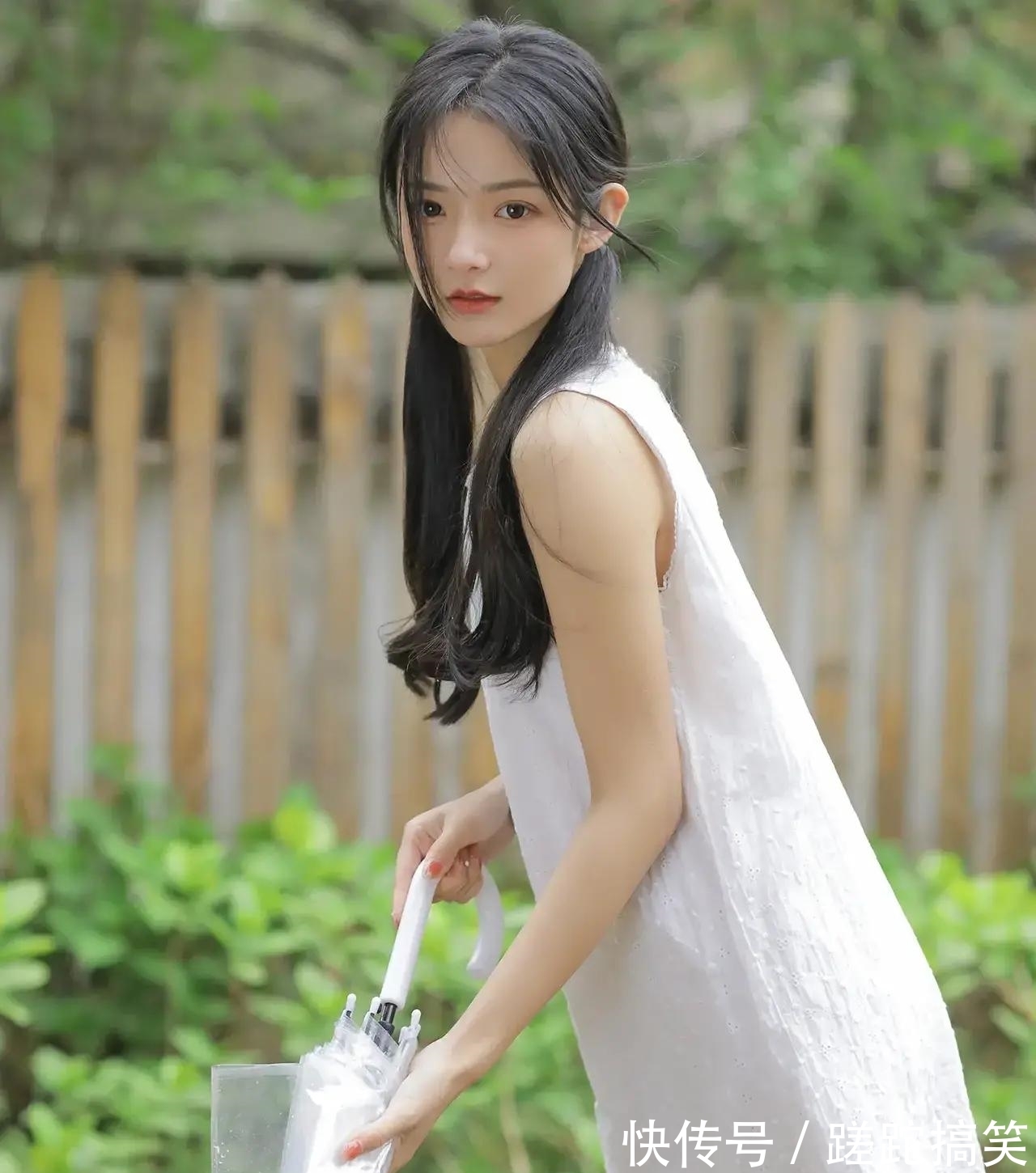 穿搭|食色99——美女穿搭5: 清新甜美无袖小白裙