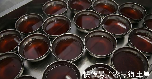 汤色|煮绿豆汤，别直接下锅煮，记住“加1步4窍门”，汤色碧绿解暑最佳！