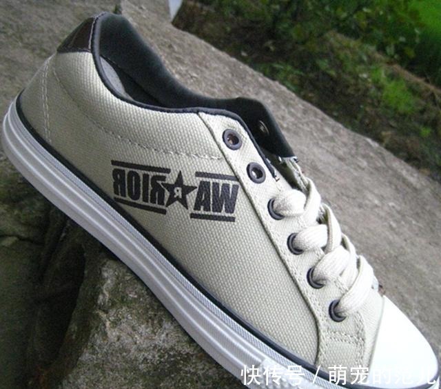 国产品牌 如何看待国产球鞋遭炒作!