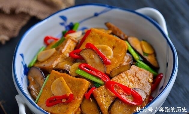 不用|豆腐这样做又鲜又香,只因加了这个调料,连鸡精都不用放