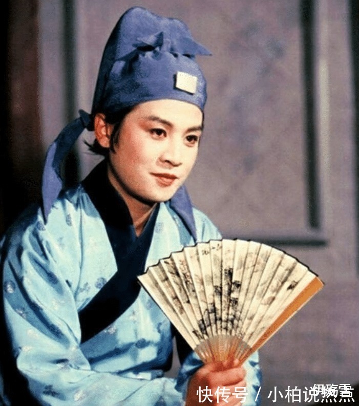 贾宝玉!人生若只如初见,何事秋风悲画扇丨探析《红楼梦》中折扇的作用