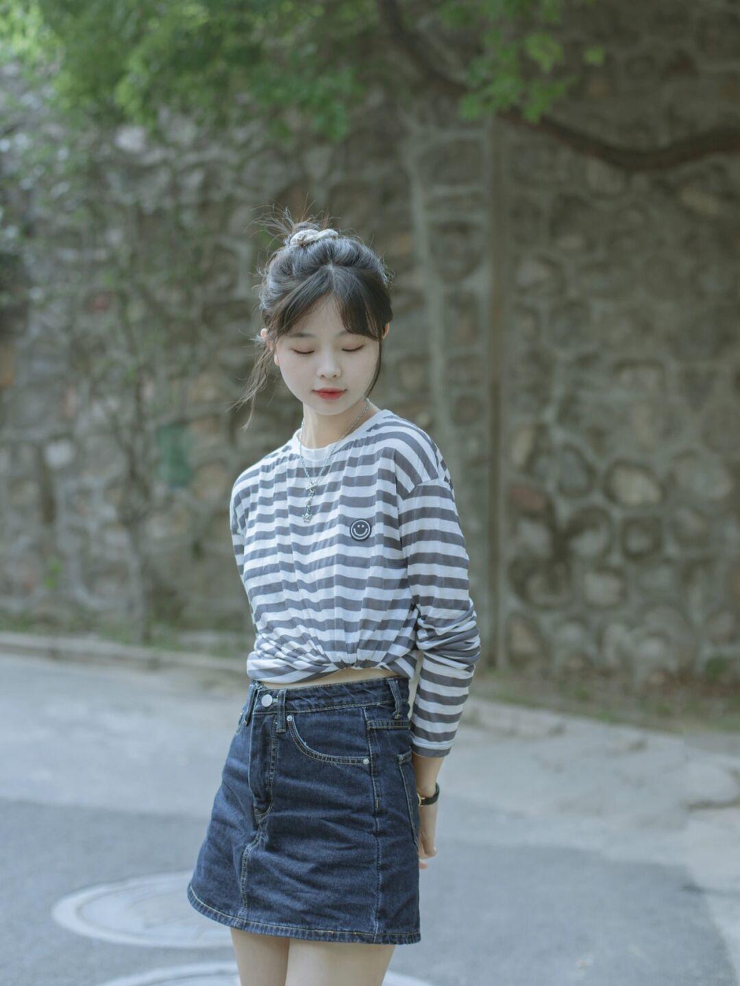 秋天|谁说早秋不适合穿短裙的,这样穿照样好看!