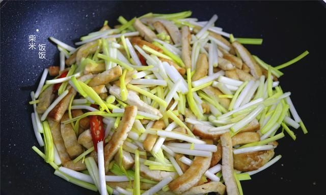 豆腐的神仙吃法，大火一炒，香味满屋飘，开胃下饭吃不够