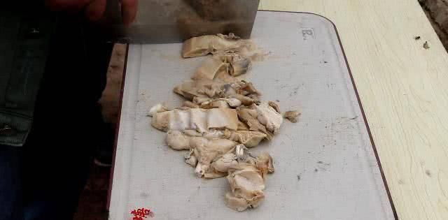 鲜美|吃货小荷教你最正宗的河蚌肉做法，汤汁鲜美，肉有嚼劲，学会了吗