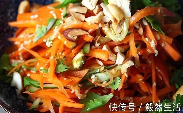 2根胡萝卜，1根黄瓜，不炒也不蒸，这样简单一拌，给肉也不换