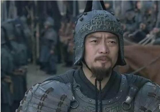 曹操|关羽除刘备张飞外，能看起的4人，其中一人是张辽，2人关羽跪拜