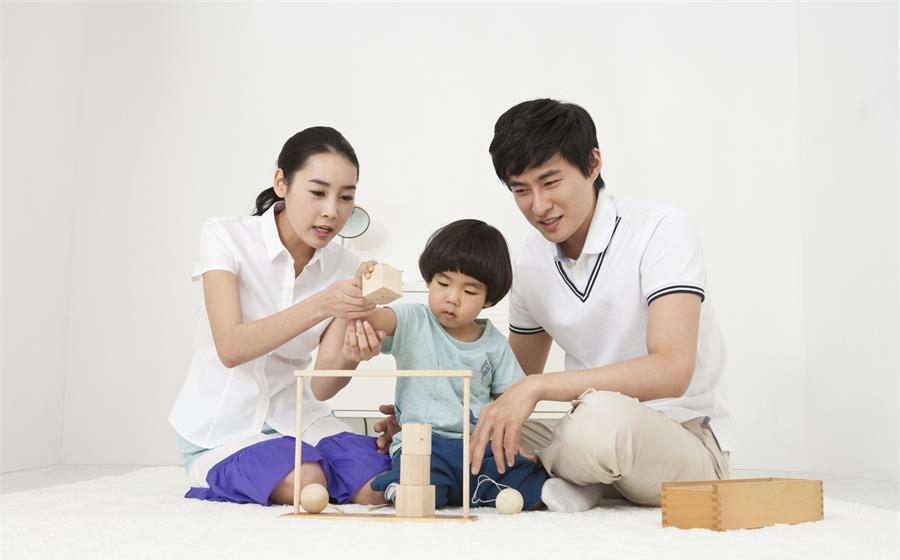 抽出|孩子的成长离不开父母的陪伴,但这些陪伴误区,父母应尽量避开