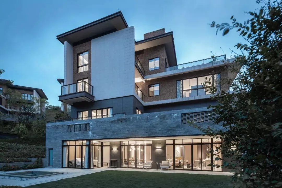 床头柜|510㎡现代别墅,低调舒适的空间,轻奢安静的气质