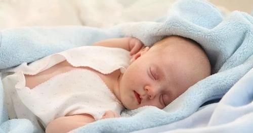 a8211|宝宝踢被子不是因为热,背后隐藏“信号”要看懂,有些病耽搁不得