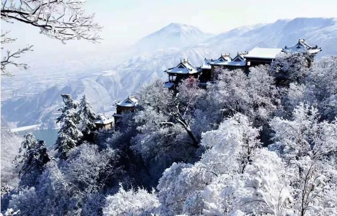 笔下|当金庸笔下崆峒山落了雪，人间绝色