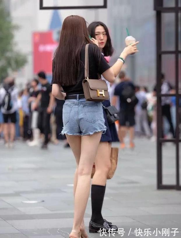 t恤|头发被风吹得很乱,这种美使我自卑,这么漂亮的女人给你你要吗?