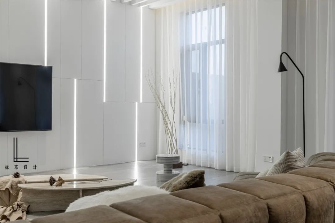 现代|460㎡现代极简，净白的空间，流畅优雅的造型，满屋高级的大气