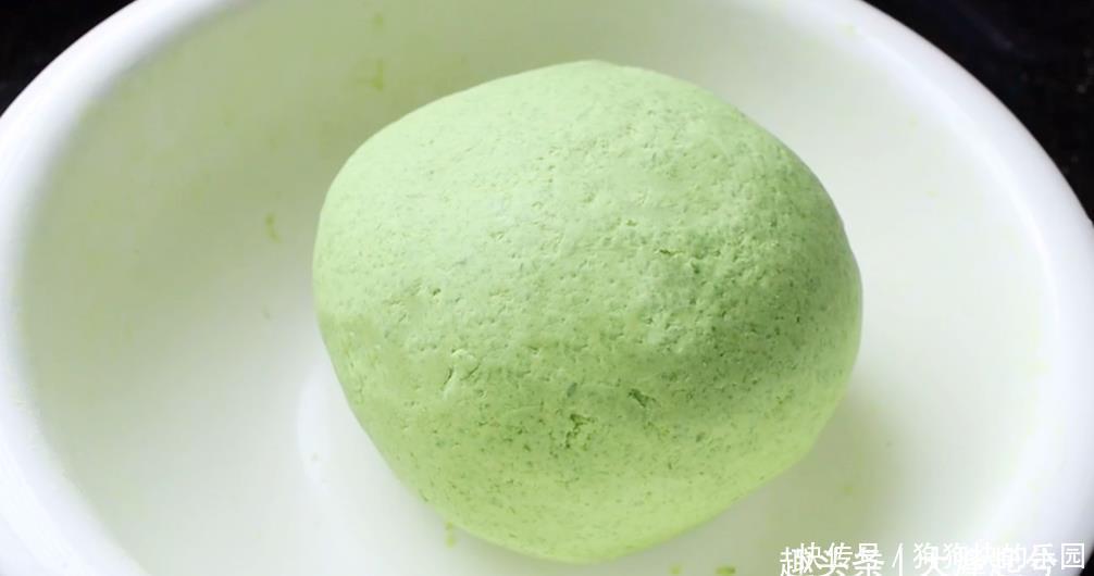 艾草泥|艾草全身都是宝，简单一做，翠绿Q弹，软糯鲜香，好吃营养又解馋