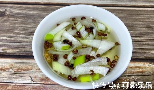 牛肉饺子这样调馅太好吃了,再贵也要吃,做法简单味道鲜香,解馋