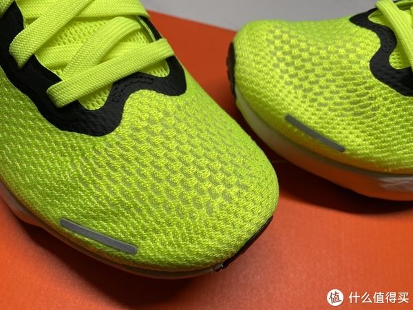 neon 全掌超厚ZOOM X缓震！NIKE ZOOM X INVINCIBLE