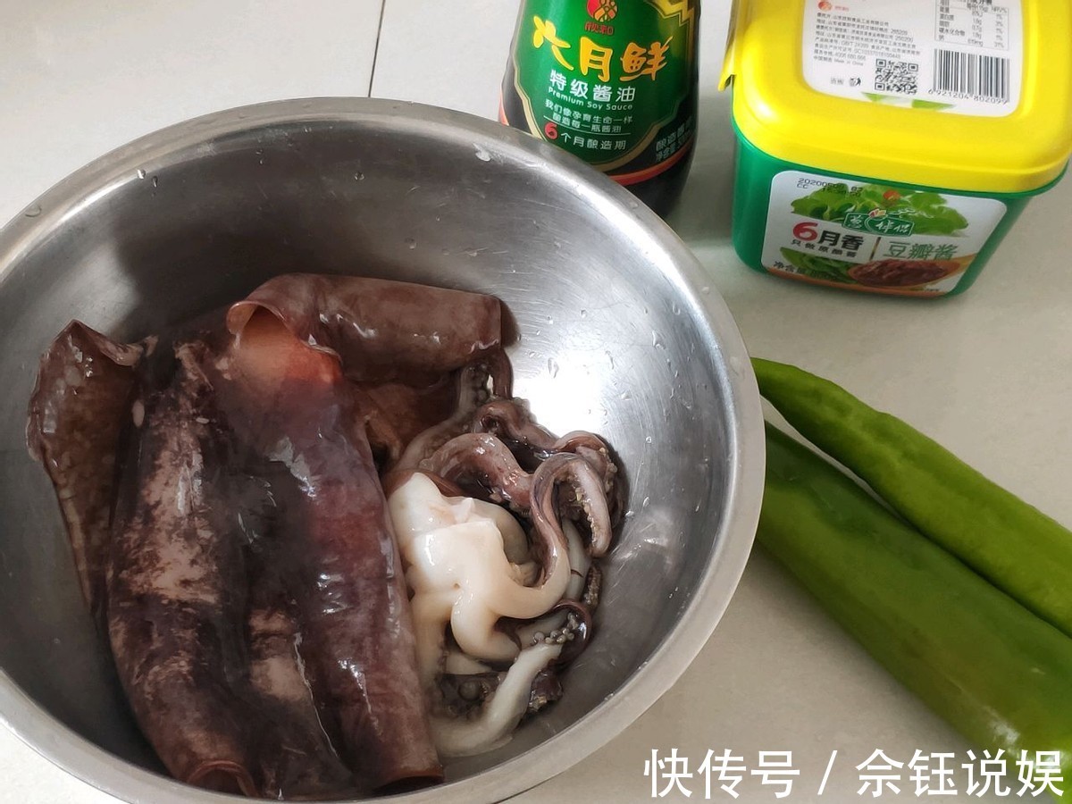 美味|自制美味的炒鱿鱼,味道鲜美可口,比街边的铁板鱿鱼还好吃