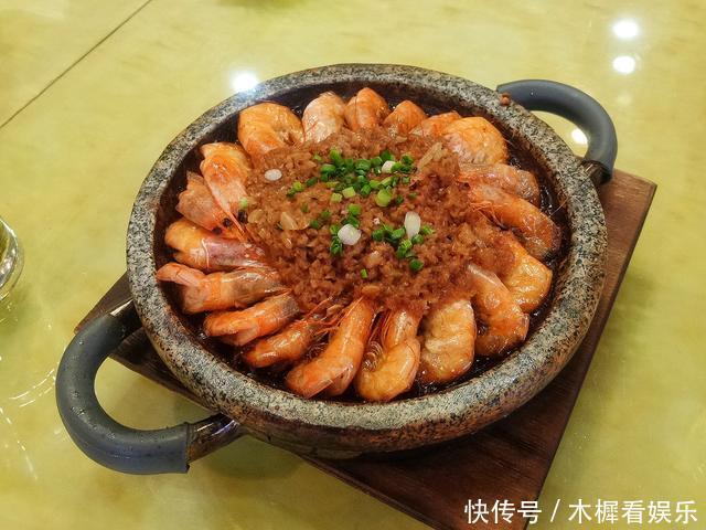 宴席|孩子高考581分,父母大摆10桌宴席,邻居就这分也拿得出手