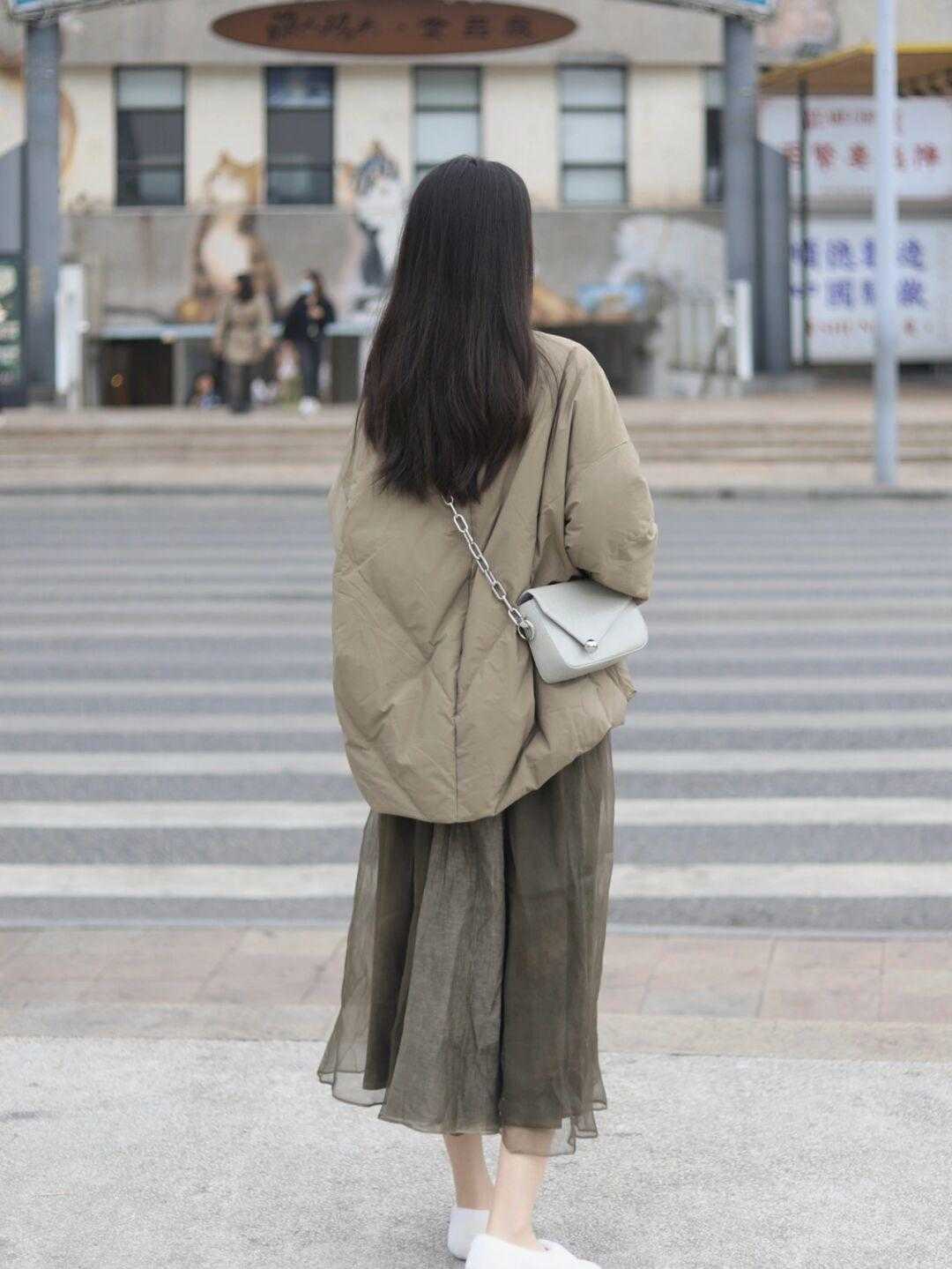 冬天|谁说冬天不适合穿纱裙的?跟着博主这样穿,真的好好看