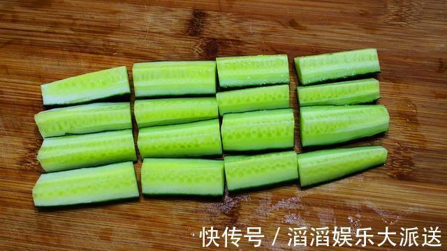 自己腌制的黄瓜总不脆制作时加1步,爽脆更入味耐存放