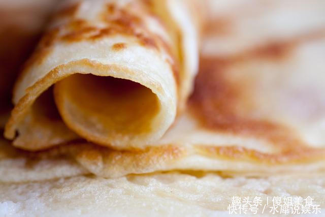 烙饼时,直接烙是大错特错,多加这1步,饼柔软起层,放7天都不硬