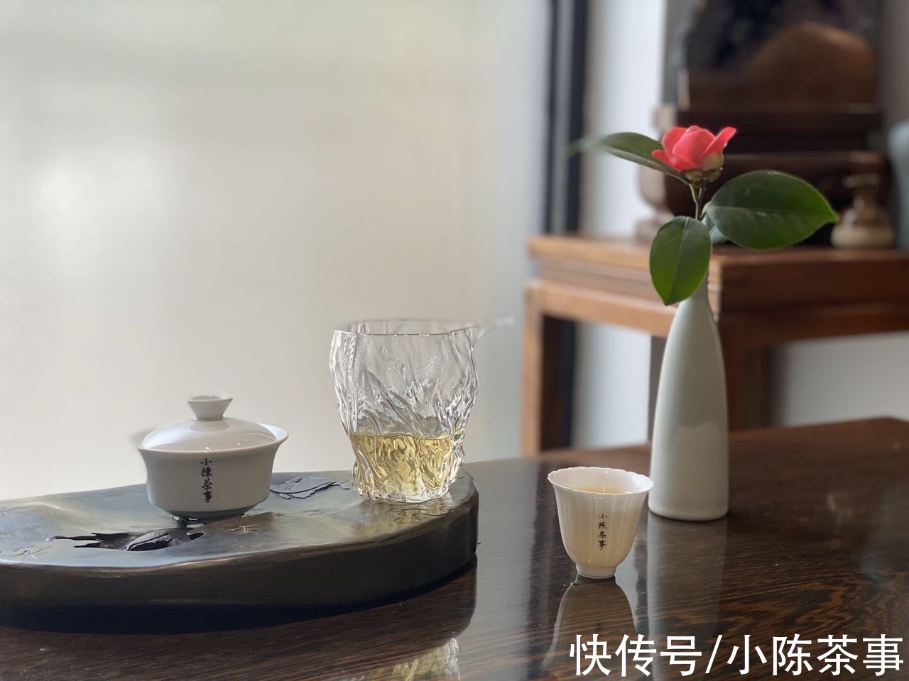 泡茶|从盖碗到品茗杯，玻璃、粗陶、白瓷，谁才是适用茶具的方式呢？