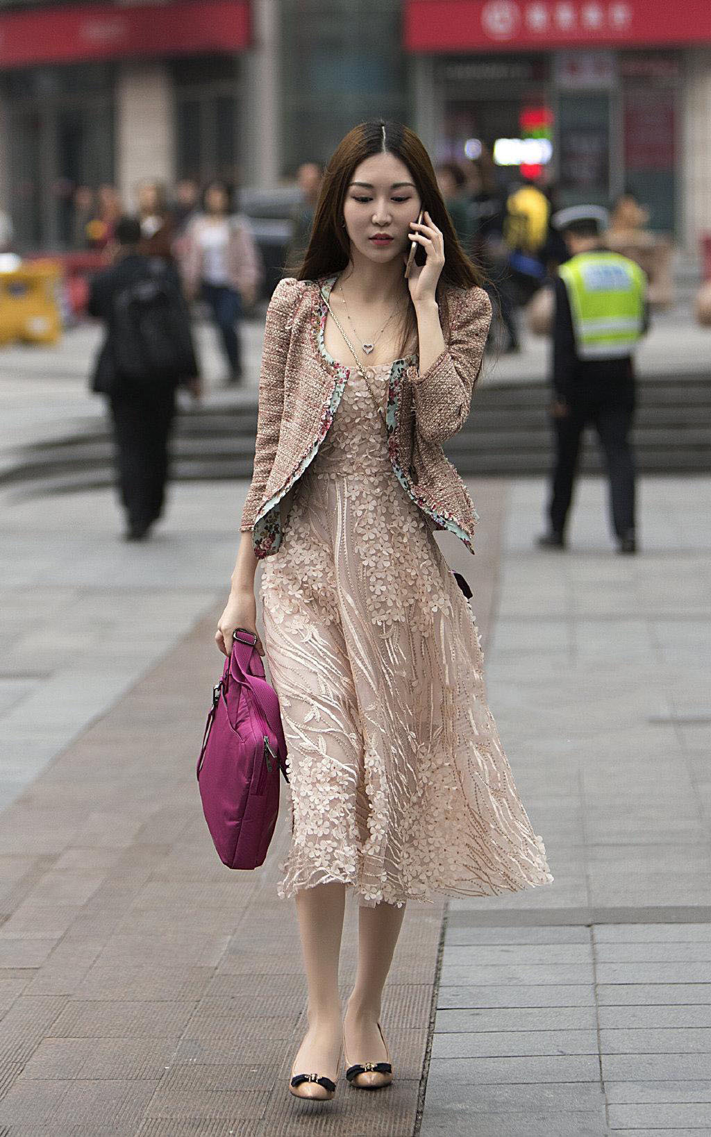 淑女|什么是淑女范儿辣妈完美诠释出来了吧,美艳无比