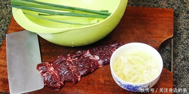 牛肉想要嫩滑,千万不要直接下锅,多加一个步骤,嫩滑又入味