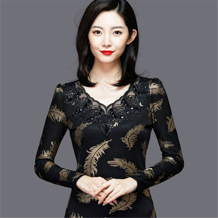 老板|街拍:穿显瘦大码连衣裙的气质老板娘,年迈老板恐怕有心无力了