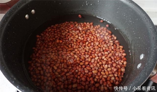 女人不想变黄脸婆，把它当零食吃，补血养颜睡眠好，找回年轻态