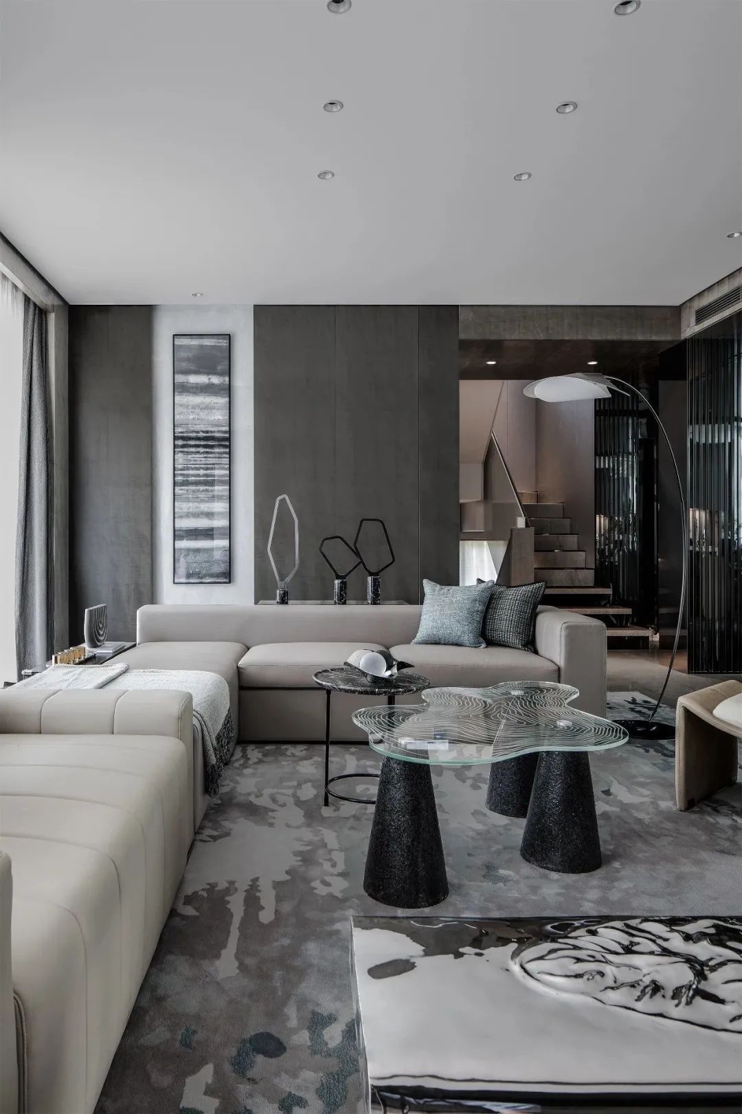 优雅|550㎡现代风别墅,高级灰与水墨色,低调档次的效果很独特