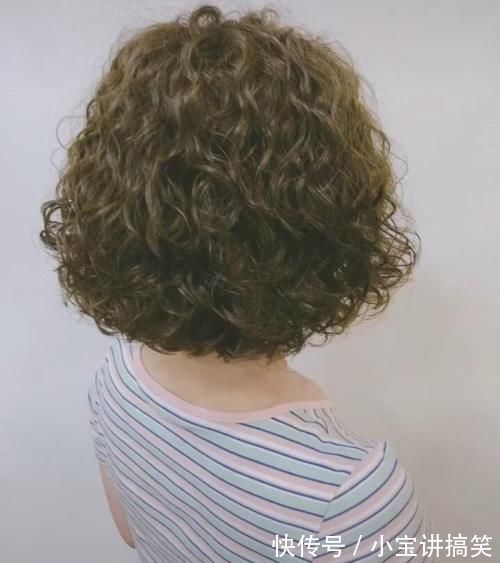 超短发|女人过了50岁发型这样剪,洋气显年轻,时尚更自信