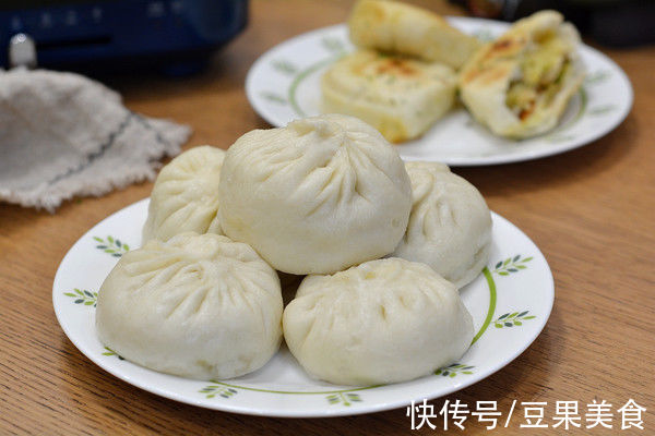 学会在家做南瓜虾皮包子两吃，再也不用出门买了