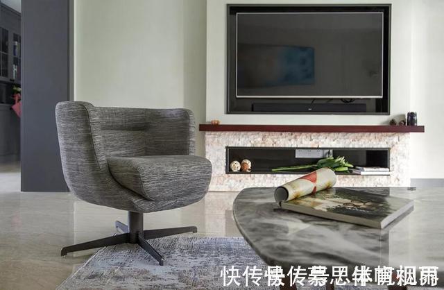 墙板|他家136平新房,家具优雅,客厅大方,背景墙富有品味!太迷人了