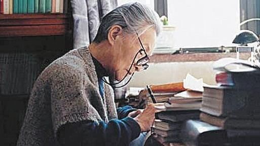 杨绛《我们仨》:人到晚年,最亲的不是老伴儿和子女,而是这个人